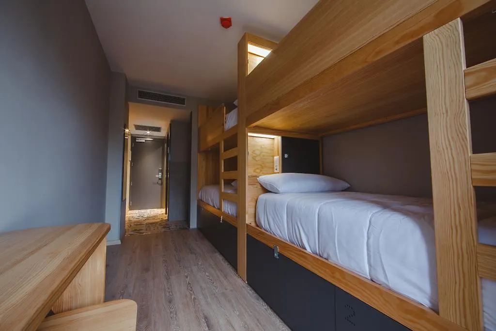 Yeah Barcelona Hostel 0*,